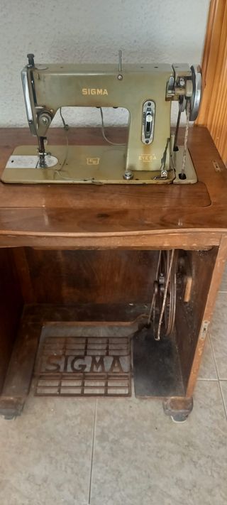 Máquina de coser antigua Signa