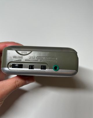 Walkman Sony radio antiguo con pilas