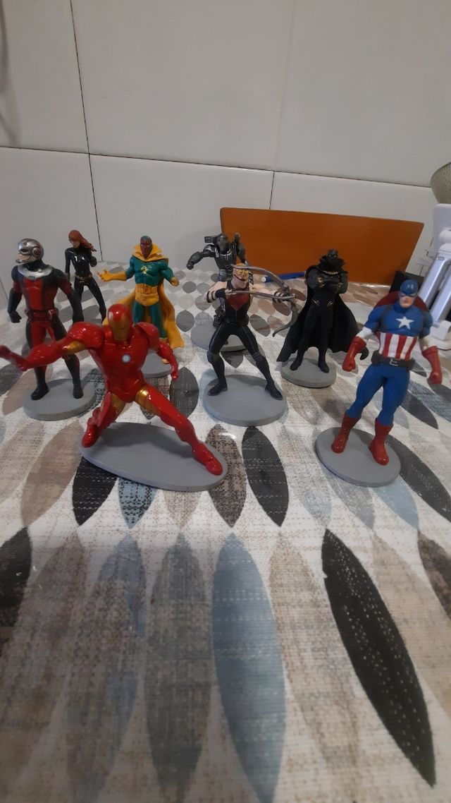 8 Figuras Marvel de 8 cm