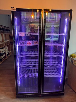 Neveras expositoras premium LED 3 puertas