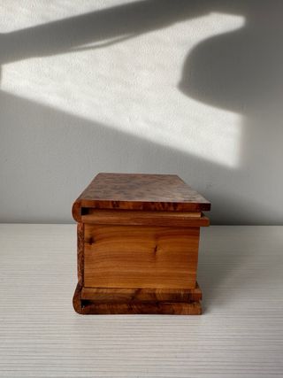 Caja fuerte de madera con trampa