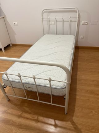 Cama Blanca  de forja de 90
