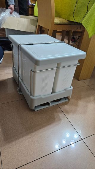 Cubo de basura extrahible