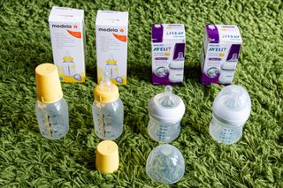 Extractor sacaleches Medela Swing con biberones