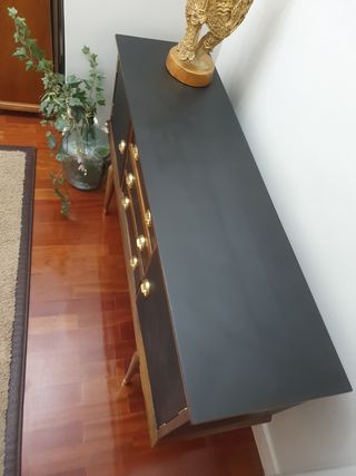 Mueble para televisión.  Recibidor