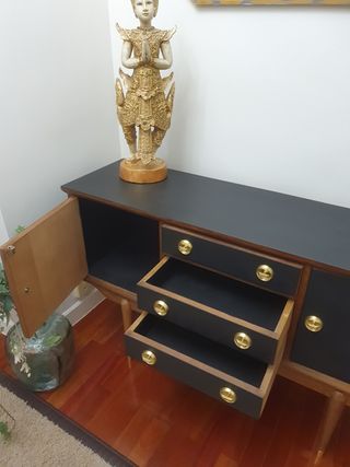 Mueble para televisión.  Recibidor