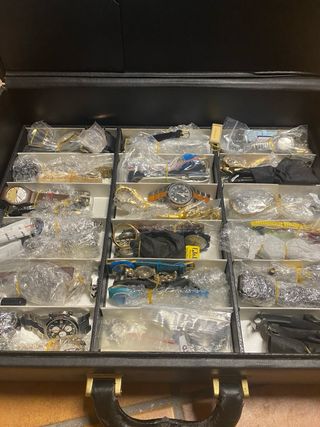 GIGANTESCO LOTE DE RELOJES