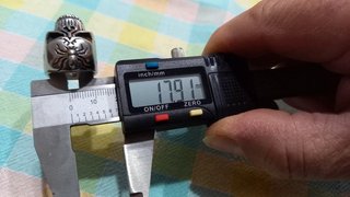 Anello teschio e ragno con ragnatele acciaio usato
