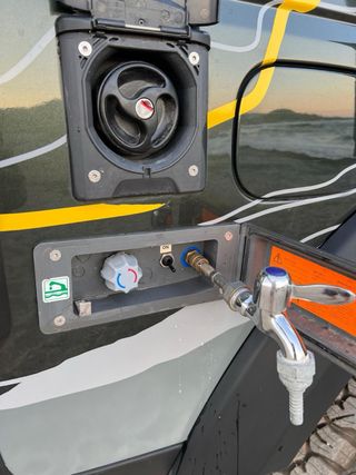 Land Rover Discovery 3 camper