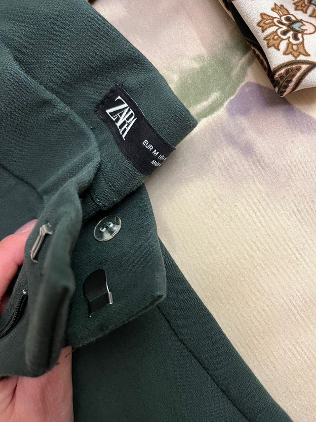 Pantaloni trombetta zara