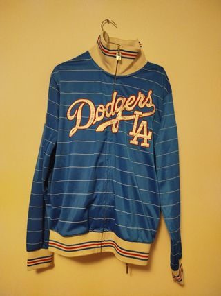 chandal y camiseta Beisbol