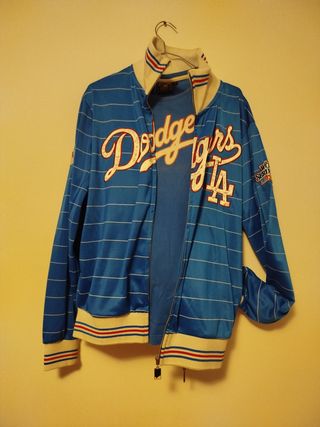 chandal y camiseta Beisbol