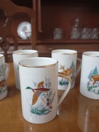 Jarra y jarritas de cerámica Cartuja.