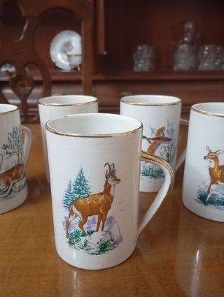 Jarra y jarritas de cerámica Cartuja.