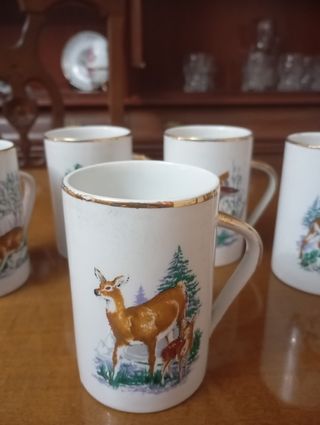 Jarra y jarritas de cerámica Cartuja.