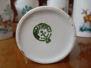 Jarra y jarritas de cerámica Cartuja.