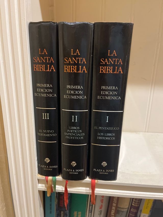 Trilogía de la Santa Biblia