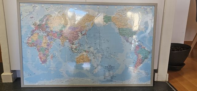 Mapamundi enmarcado