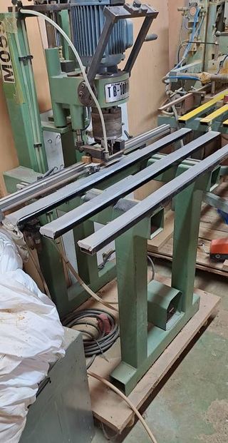 Bisagradora Berle TB_1000A Con cabezal embutidor