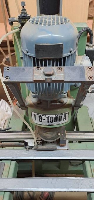 Bisagradora Berle TB_1000A Con cabezal embutidor