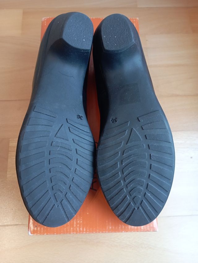 Salones negros de piel de All Day