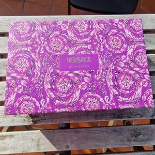 Caja cartón Versace 