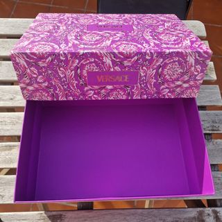 Caja cartón Versace 