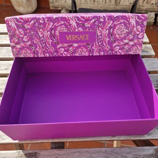Caja cartón Versace 