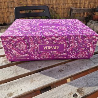 Caja cartón Versace 