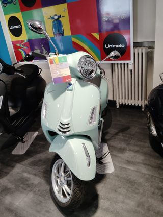 VESPA GTS 300 NUEVA 0 KM (88 € AL MES SIN ENTRADA)