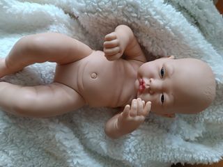 Bebe reborn recién nacido