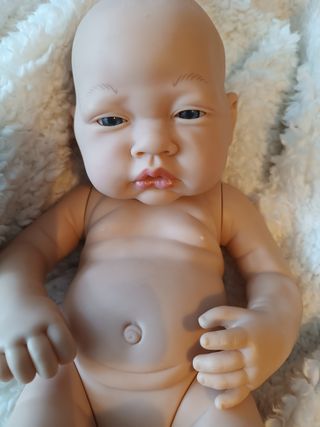 Bebe reborn recién nacido