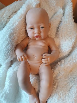 Bebe reborn recién nacido