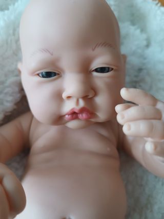 Bebe reborn recién nacido