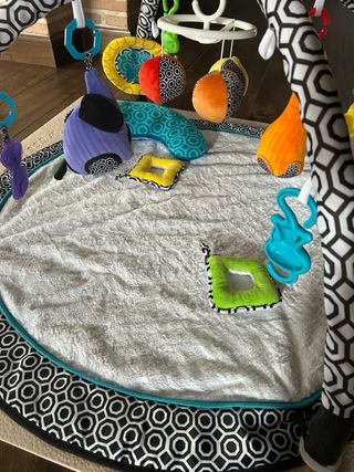 Gimnasio Fisher Price by Jonathan Adler