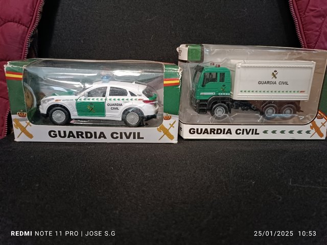 Coche  camión guardia civil metalico