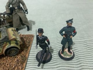 Tanque, vehículos y figuras militares