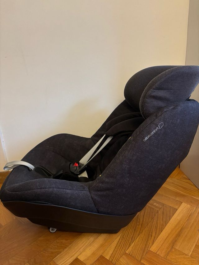 Silla Bebeconfort más base isofix. Impecable