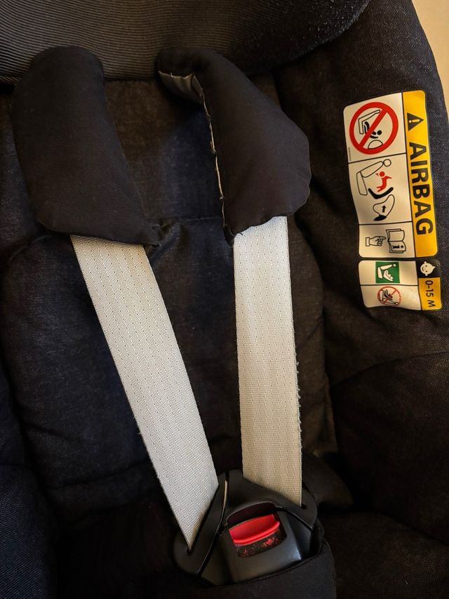 Silla Bebeconfort más base isofix. Impecable