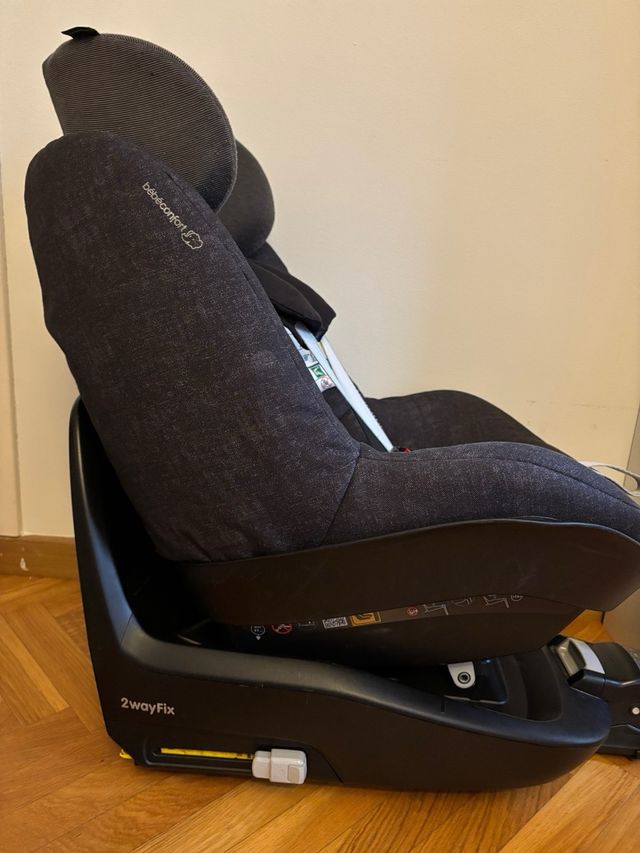 Silla Bebeconfort más base isofix. Impecable