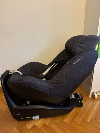 Silla Bebeconfort más base isofix. Impecable