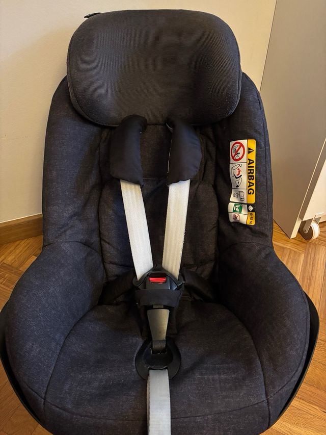 Silla Bebeconfort más base isofix. Impecable