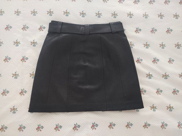Minifalda polipiel negra