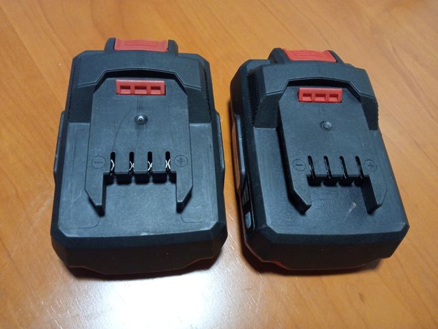 Lote de dos baterías y cargador 2OV.