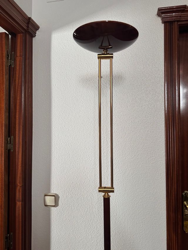 Lámpara flexo de pie regulable