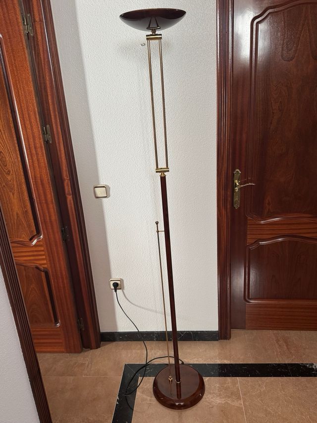 Lámpara flexo de pie regulable