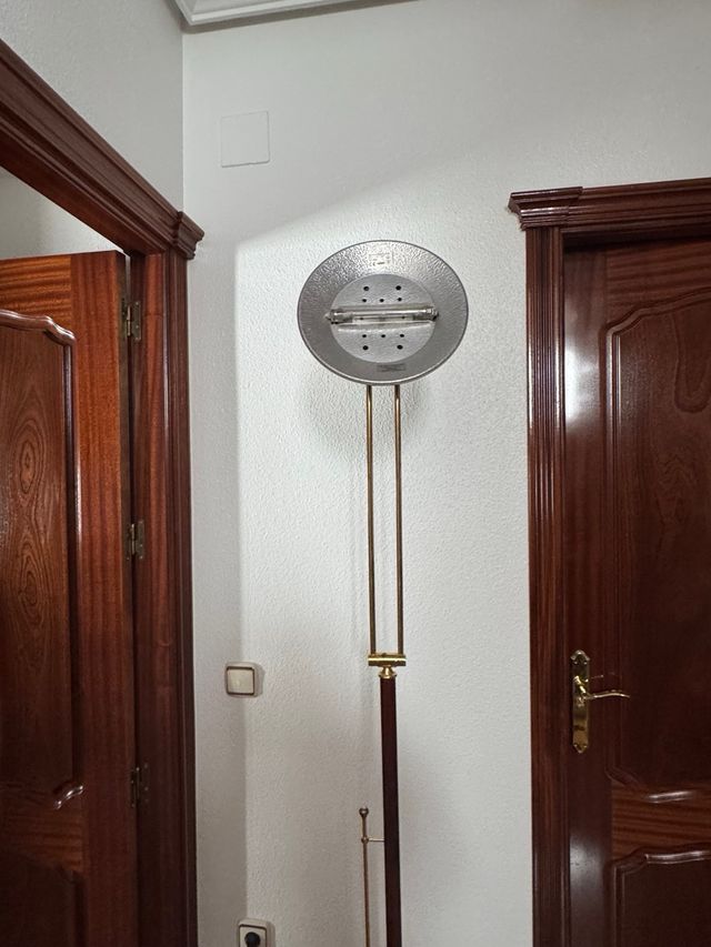 Lámpara flexo de pie regulable