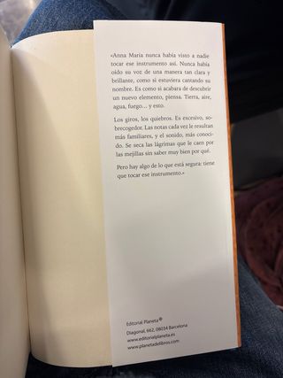 La violinista: El mundo olvidó su nombre.