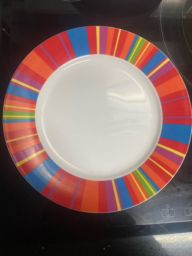 Platos y cuberteria a estrenar