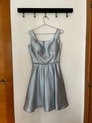 Vestido satinado azul celeste marca Morilee